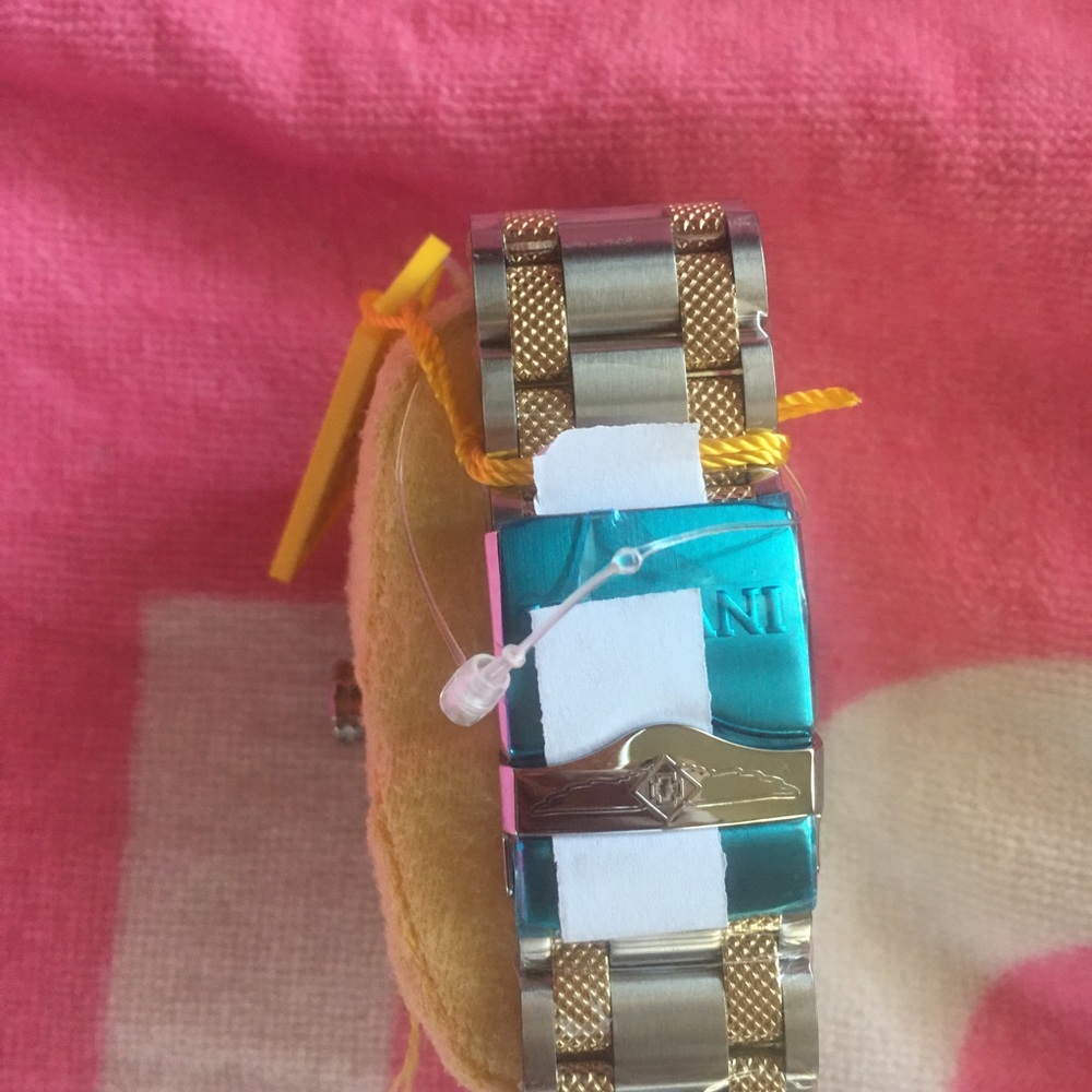 MENS INVICTA WATCH comes with storage case and papers - Picture 3 of 5